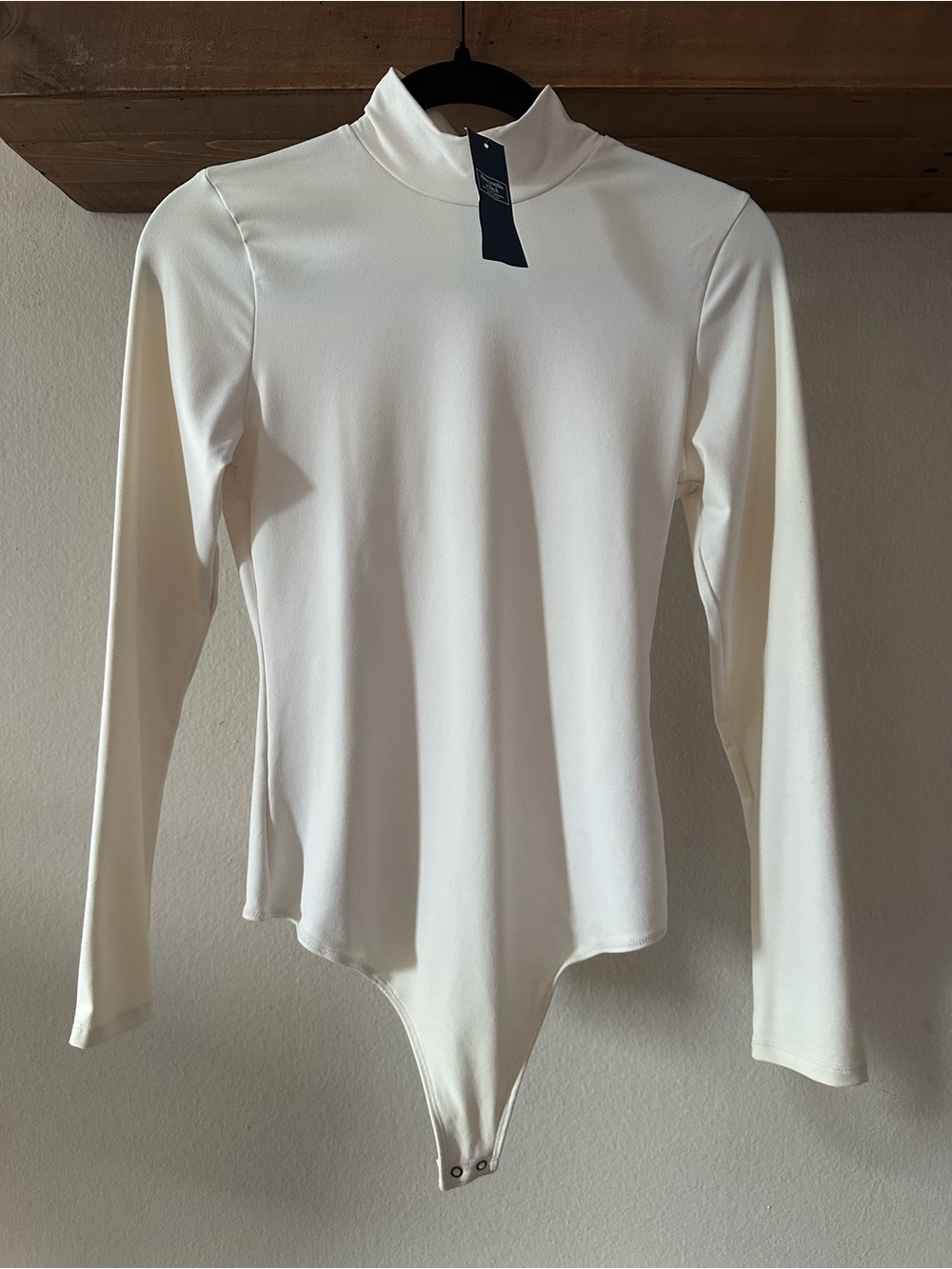 NWT Abercrombie & Fitch Turtleneck Long Sleeve Bodysuit, Off White, Size M